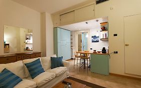 Elegant Apartment In Sant'Ambrogio